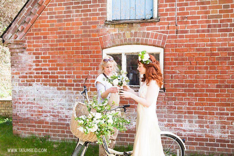 Bohemian bride, boho bride, floral headwear for brides, outdoor wedding, Norfolk, Norwich, Tatum Reid (13)