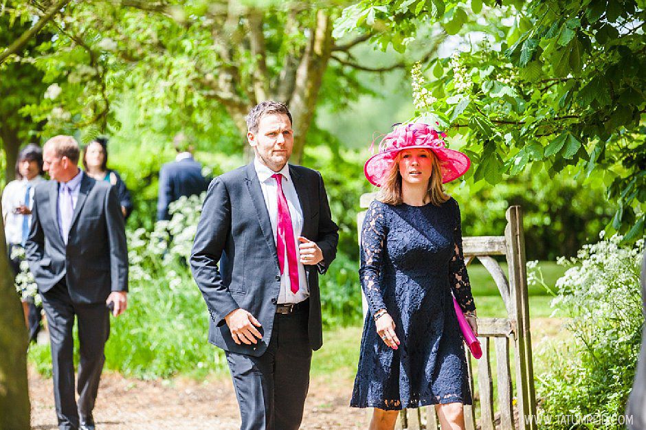 2013_tatum reid photorgaphy_the Garden barn suffolk_Gareth and Ellie_wedding photorgaphy (26) 2013_tatum reid photorgaphy_the Garden barn suffolk_Gareth and Ellie_wedding photorgaphy_country, vintage romantic, floral table plans wedding horse and carraige (26)