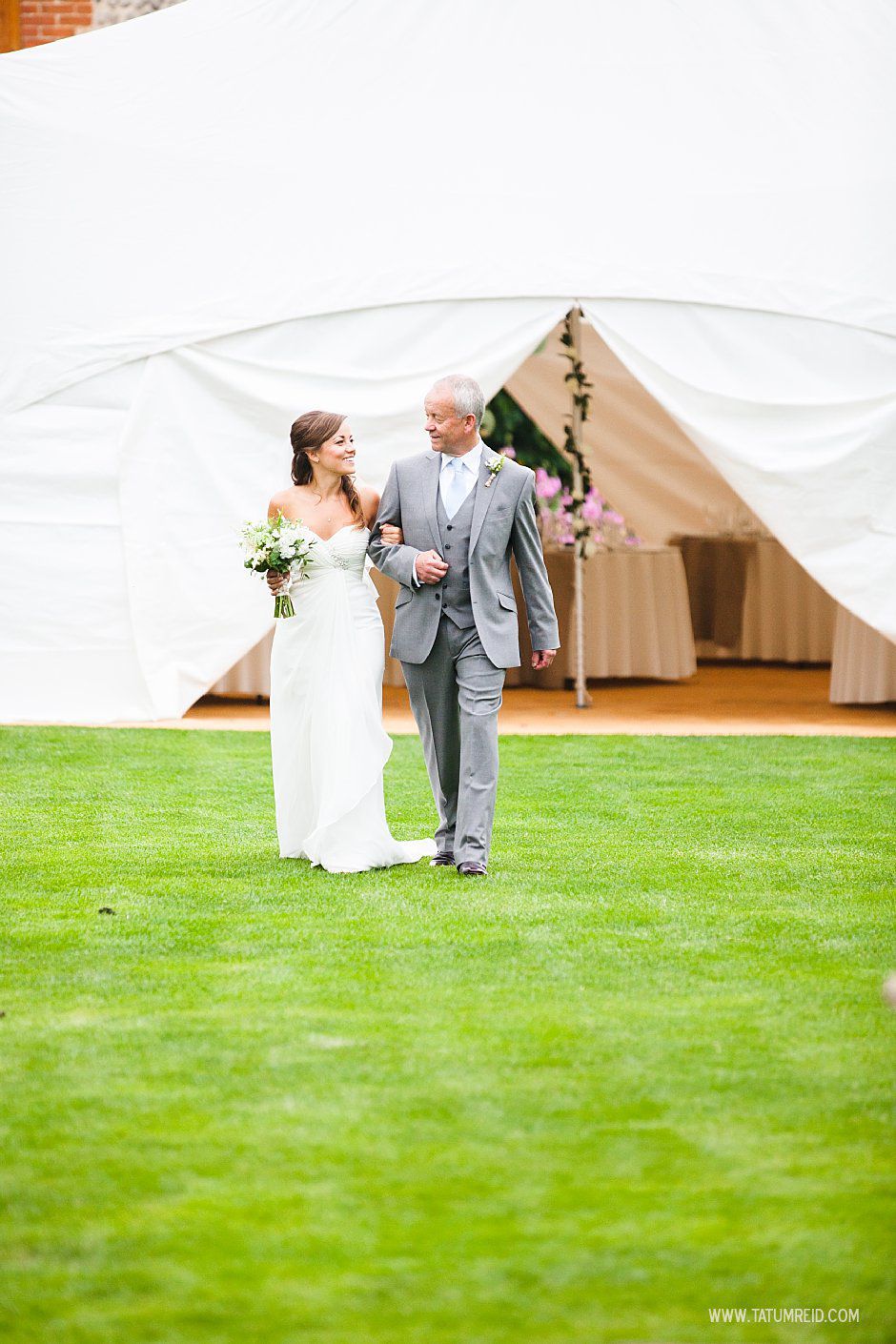 2013_Chaucer barn wedding_tatum reid photography_norfolk wedding photography_outdoor wedding (33)