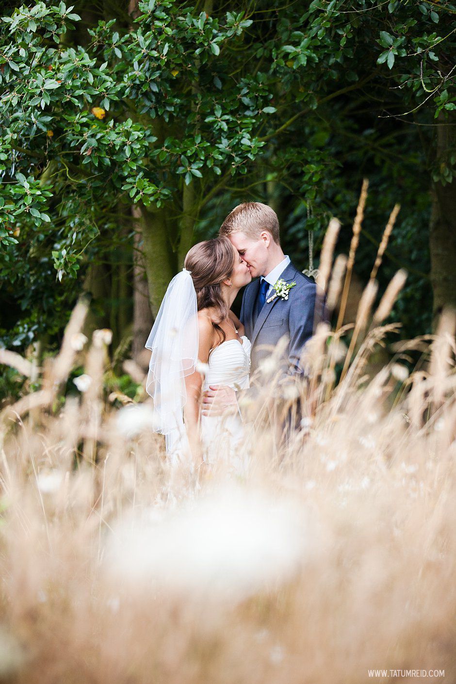 2013_Chaucer barn wedding_tatum reid photography_norfolk wedding photography_outdoor wedding (20)