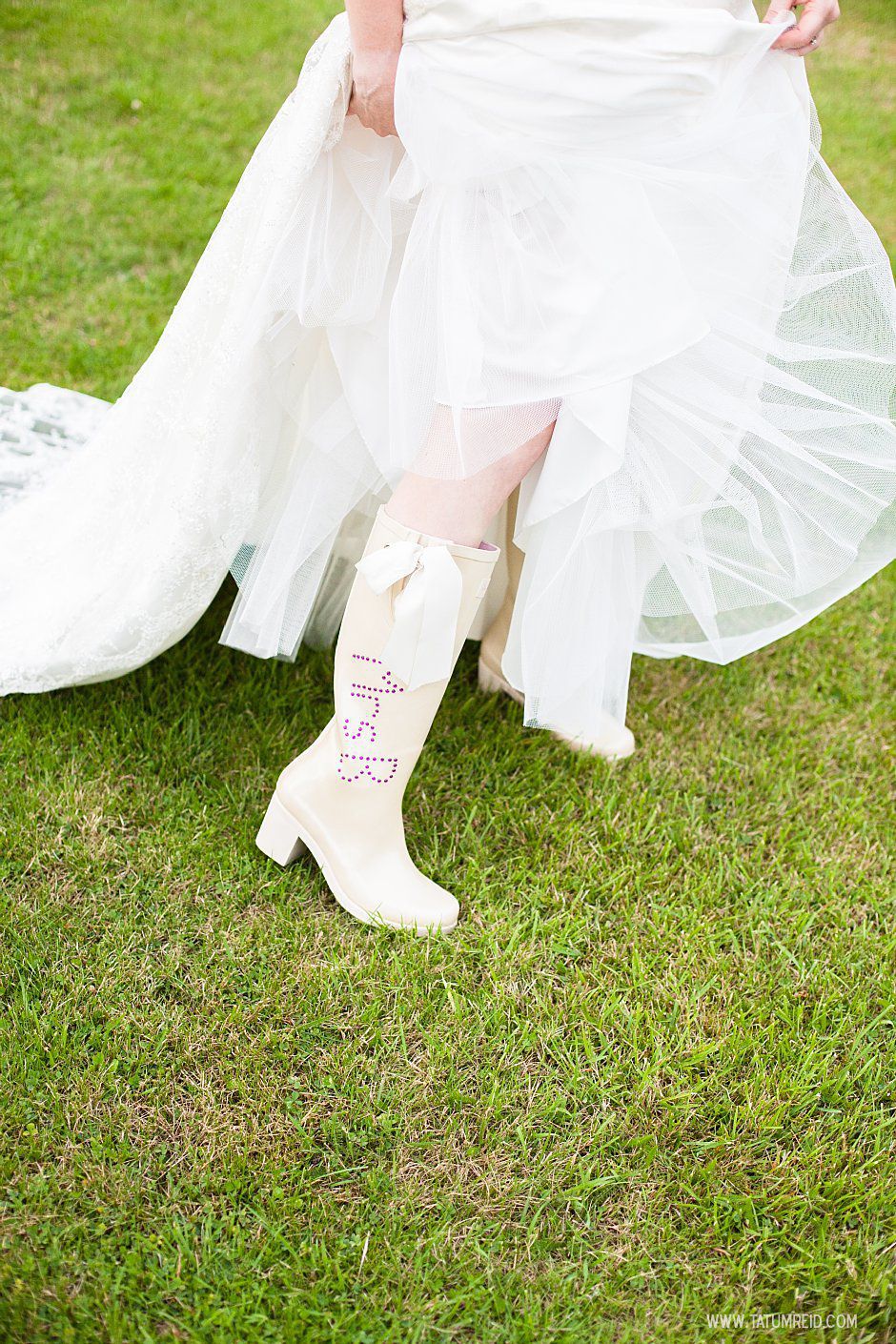 Norfolk wedding photography_tatum reid_wymondham abby, Merton Hall, outdoor detail wedding, rose garden wedding,wedding favours (2)