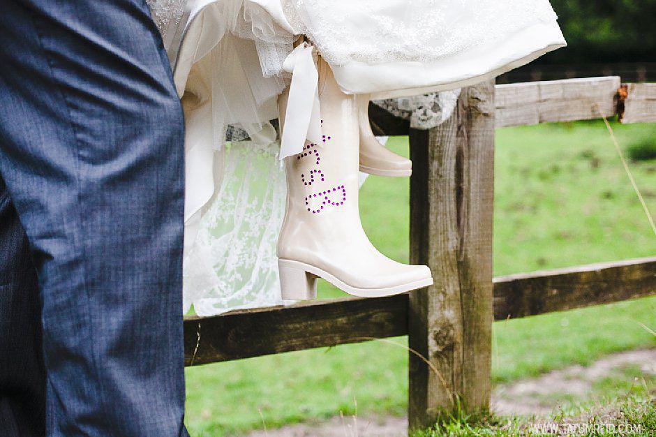 Norfolk wedding photography_tatum reid_wymondham abby, Merton Hall, outdoor detail wedding, rose garden wedding,wedding favours (1)