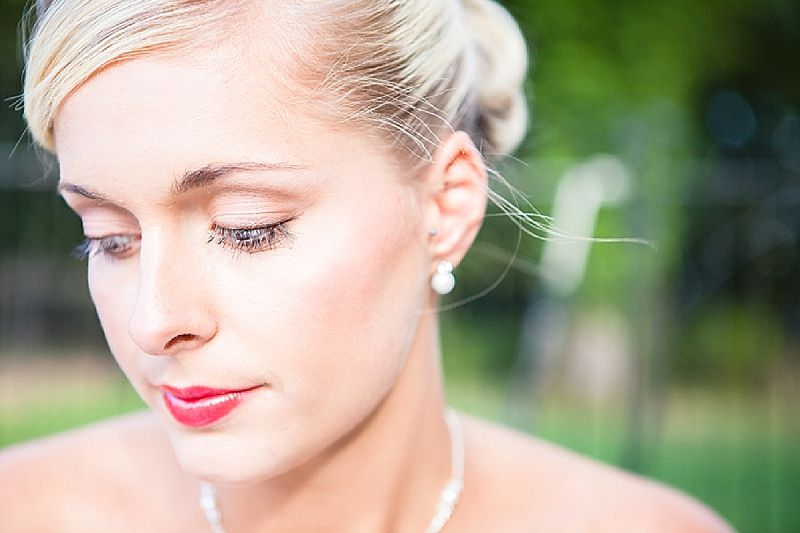 Wedding accessories, outside bridal shoot, bride with dog, bassett hound, red lips, vintage looks (29)