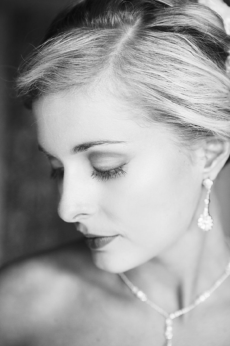 Wedding accessories, outside bridal shoot, bride with dog, bassett hound, red lips, vintage looks (14)