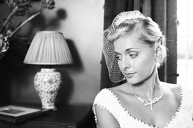 Wedding accessories, outside bridal shoot, bride with dog, bassett hound, red lips, vintage looks (2)