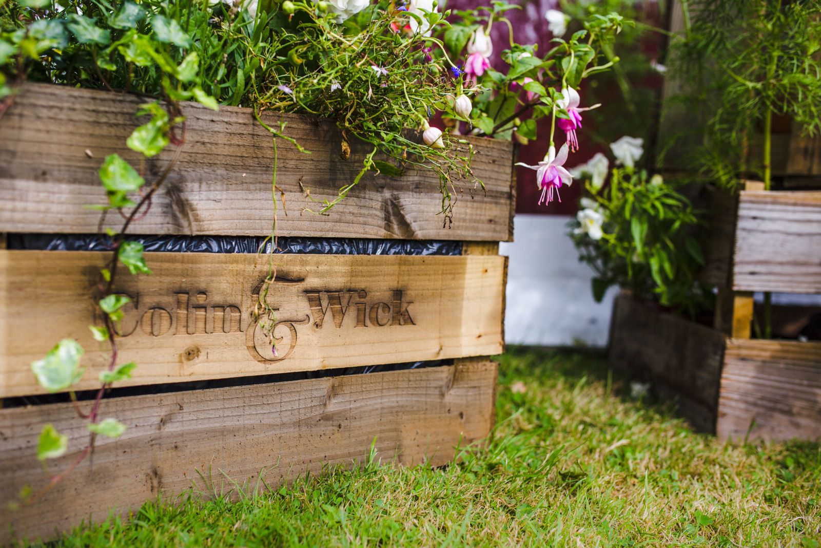 Norfolk wedding_outside summer wedding_colin and wick_pink balloons_norwich_tatum reid photography (21)