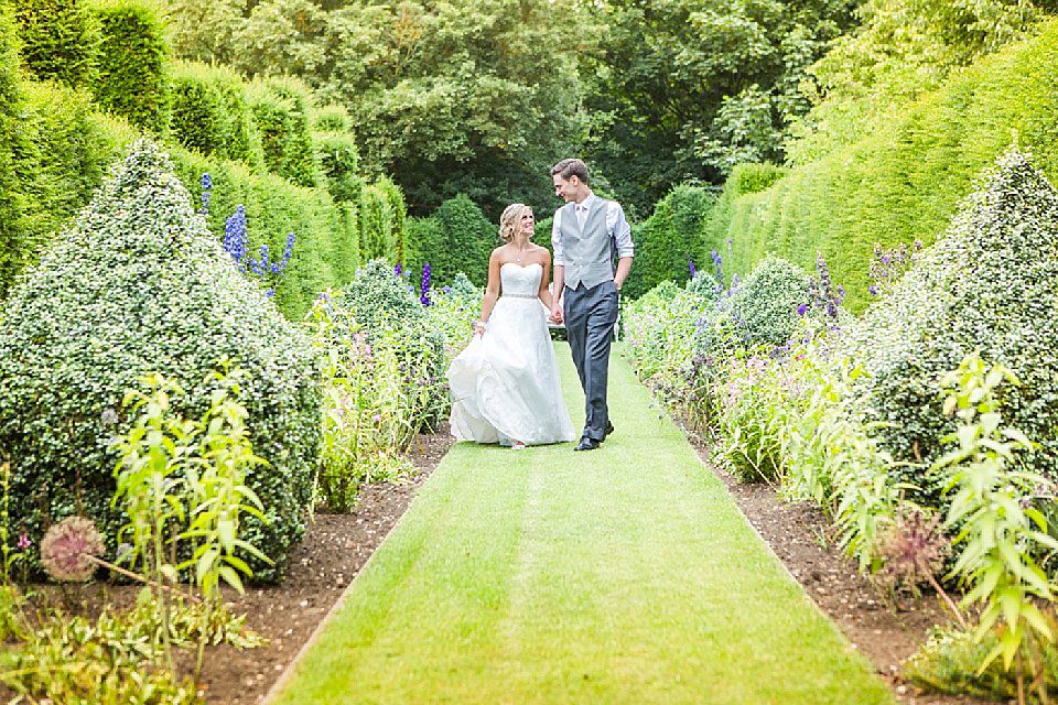 Norfolk wedding photographer Hales Hall