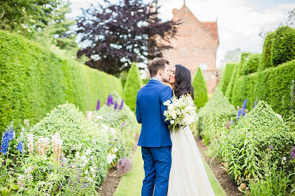 Norfolk Photographer Tatum Reid | Hales Hall Hindu Indian colourful wedding _0039