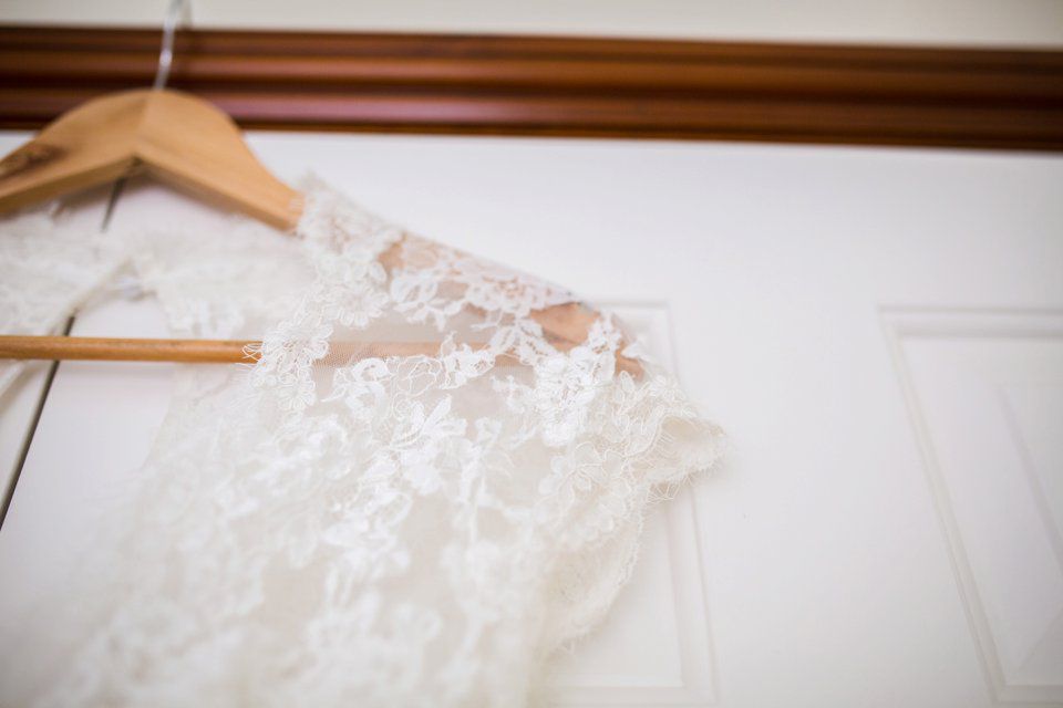 Travel themed wedding_Suffolk_norfolk wedding photography_tatum reid_pastels_world map_pink bridesmaid dresses_natural wedding photography_outside music bill downs (99)