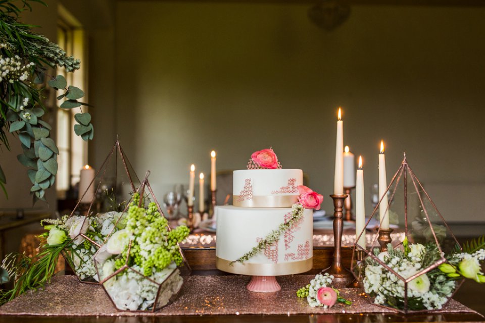 Narborough hall wedding venue_Norfolk_simplistic white and gold_tatum reid photography_mixed race wedding_feathers_classic_vintage hairpin (28)