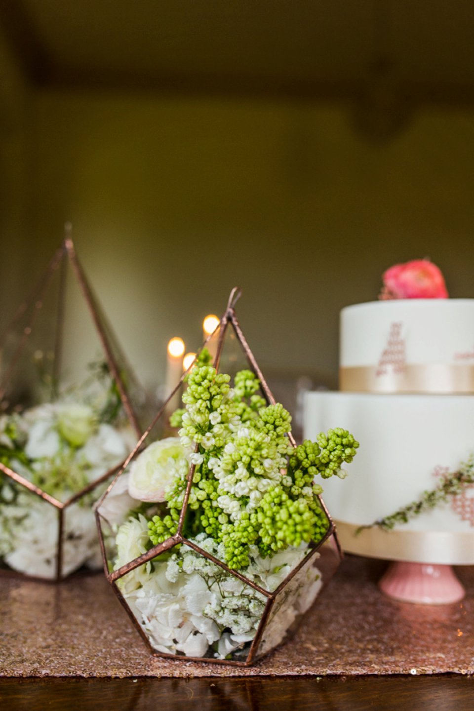 Narborough hall wedding venue_Norfolk_simplistic white and gold_tatum reid photography_mixed race wedding_feathers_classic_vintage hairpin (25)