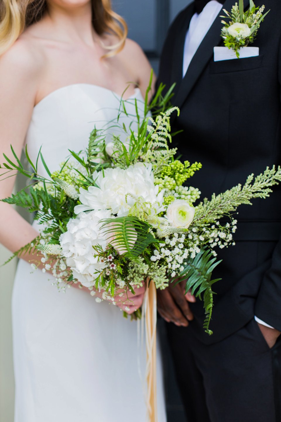 Narborough hall wedding venue_Norfolk_simplistic white and gold_tatum reid photography_mixed race wedding_feathers_classic_vintage hairpin (12)