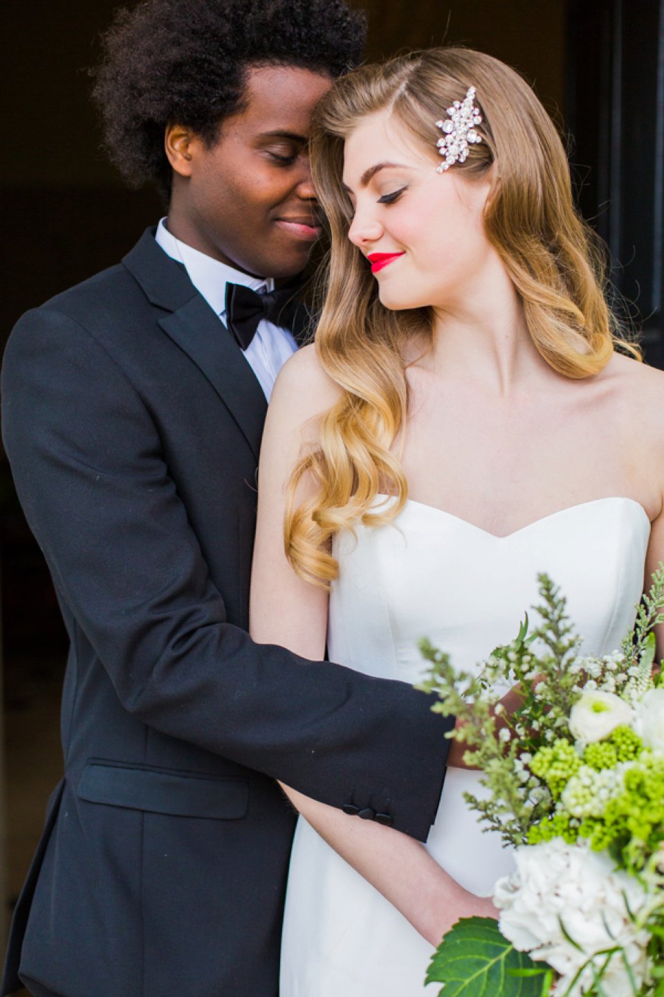 Narborough hall wedding venue_Norfolk_simplistic white and gold_tatum reid photography_mixed race wedding_feathers_classic_vintage hairpin (3)